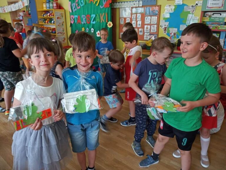 Pożegnanie „Starszaków” przez dzieci 5-letnie