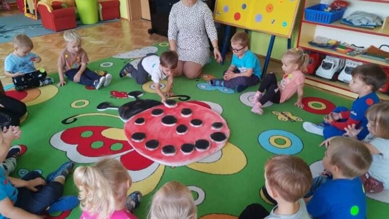 Dzień Kropki u „Smerfów”