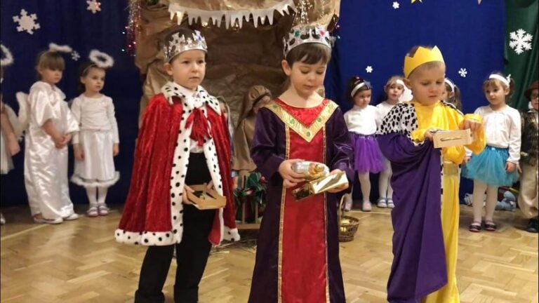 Akcja UM Siedlce „Świąteczne drzewko życzeń”