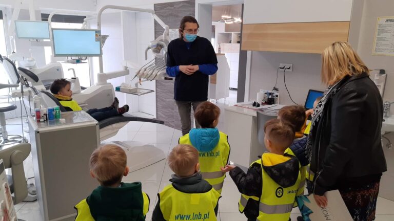 Smerfy w gabinecie dentystycznym.