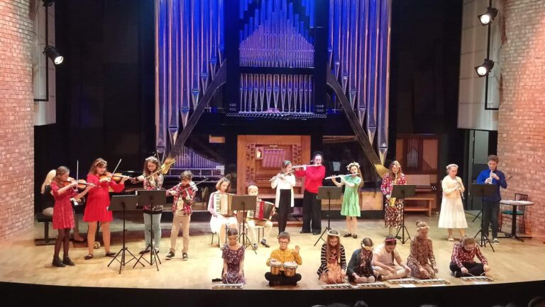 „Poznajemy instrumenty muzyczne” w Szkole Muzycznej w Siedlcach.