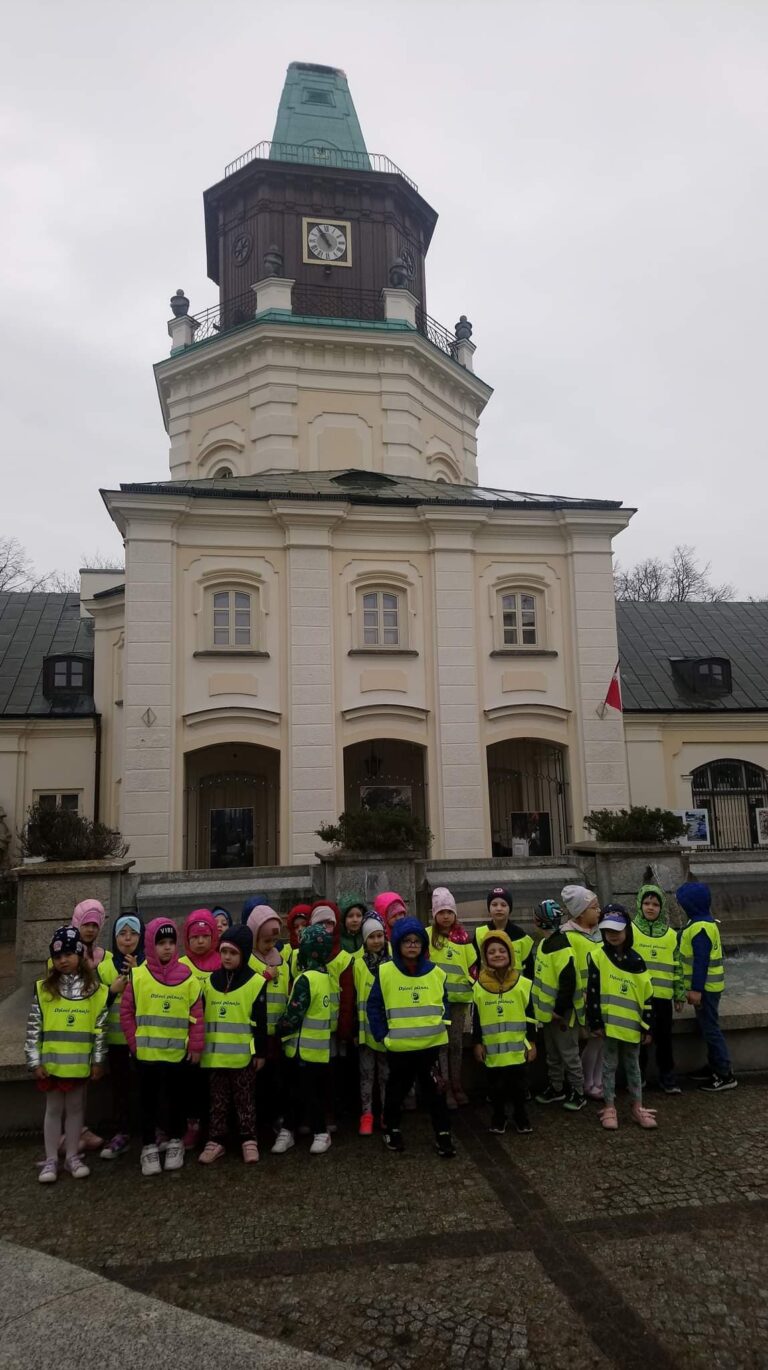 Przedszkolaki zwiedzają🏰