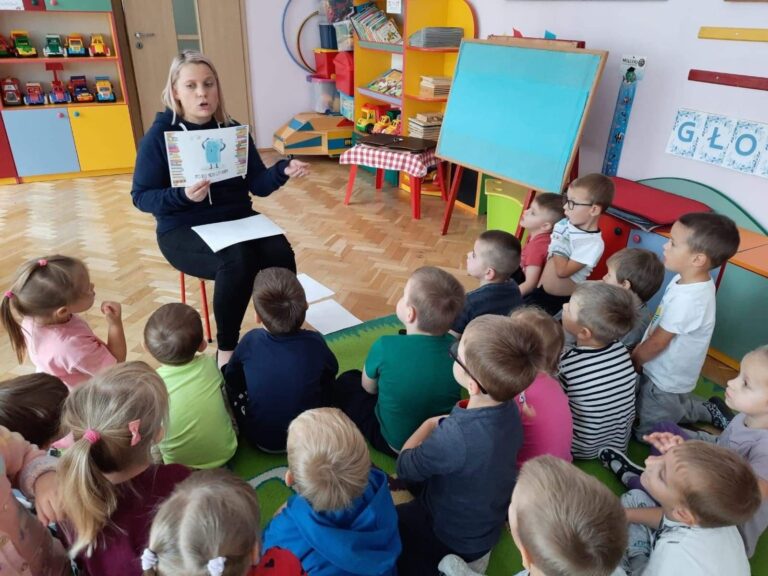 Dzień Głośnego Czytania w gr. ,,Smerfy”