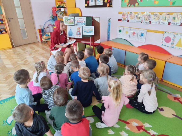 Dzień Postaci z Bajek w gr. ,,Smerfy”