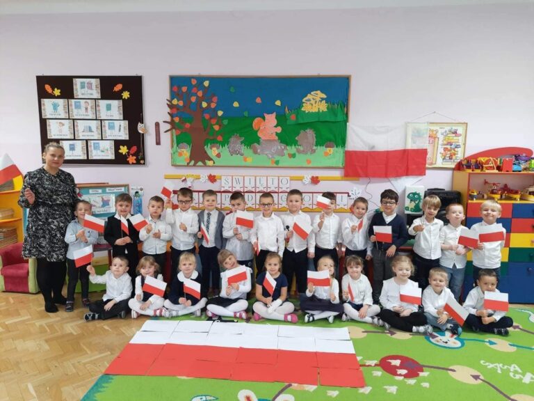 Narodowe Święto Niepodległości w gr. ,,Smerfy”