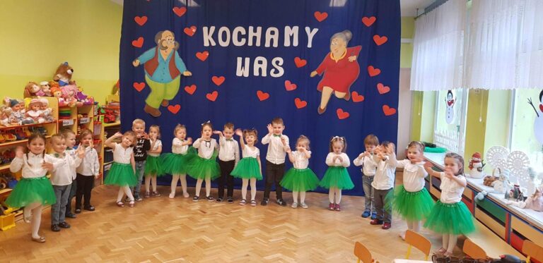 Dzień Babci i Dziadka w grupie „Żabki” 24.01.2023r.