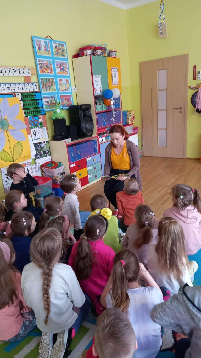 „Cała Polska czyta dzieciom”