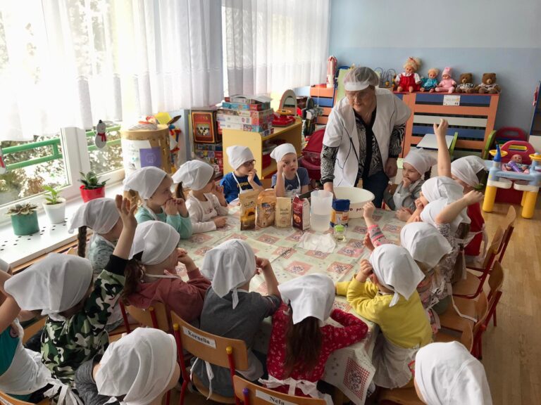 Pieczenie chleba w grupie „Kotki”🍞🍞🍞