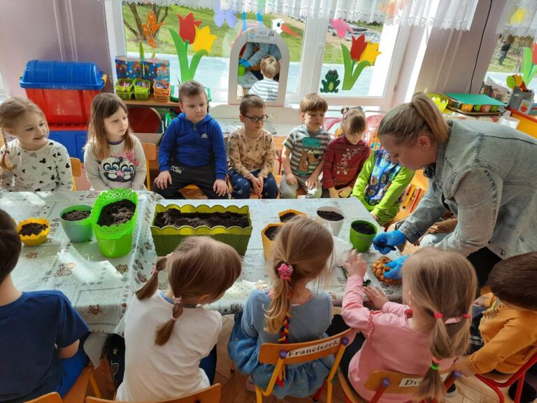 ,,Kącik przyrodniczy w grupie Smerfy”