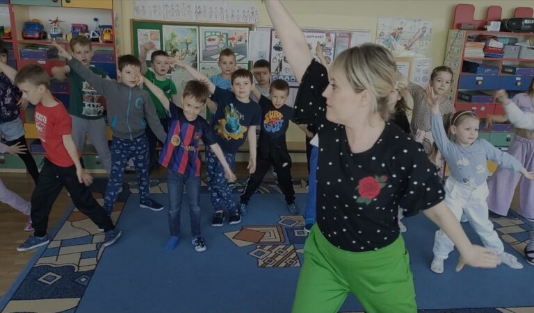 Zabawy taneczne w grupie „Misiów”