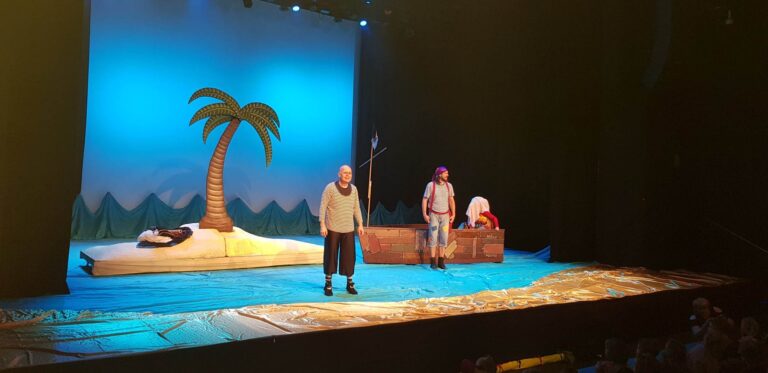 Teatr CKIS przedstawienie pt. „O Piracie Buciorze, który zgubił skarb, a zyskał przyjaciela” 15.05.2023 r.