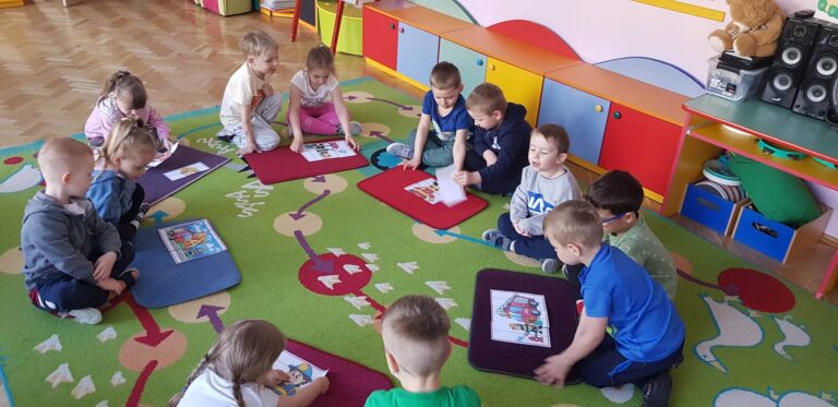 Dzień Strażaka w grupie Smerfy