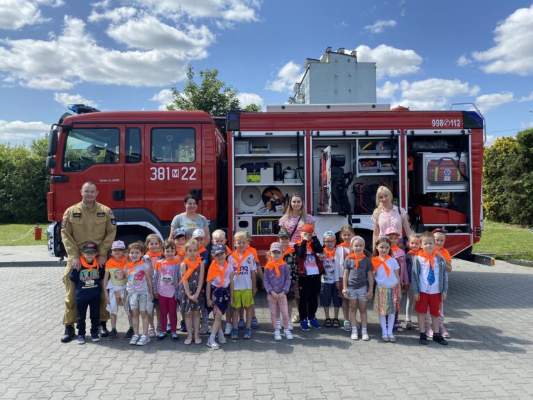 ⁣Wycieczka „Kotków” do Komendy Miejskiej Państwowej Straży Pożarnej w Siedlcach🚒