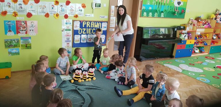 Konkurs plastyczny pt. „Ratujemy pszczoły”