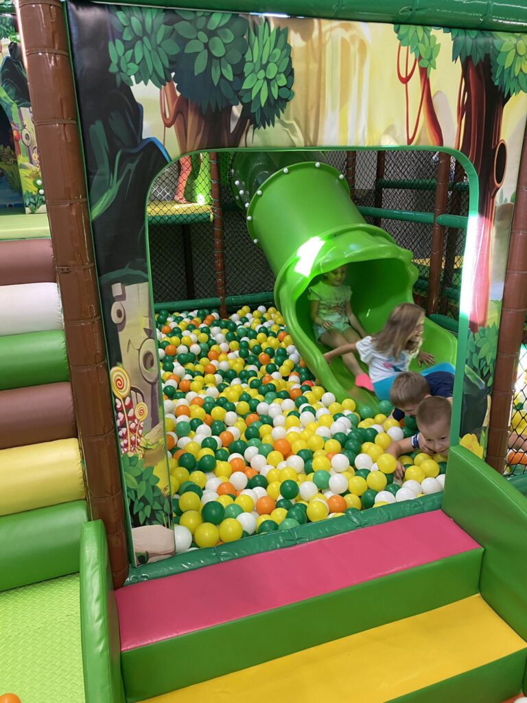 Wyjście do sali zabaw Kids Paradise z okazji Dnia Chłopaka
