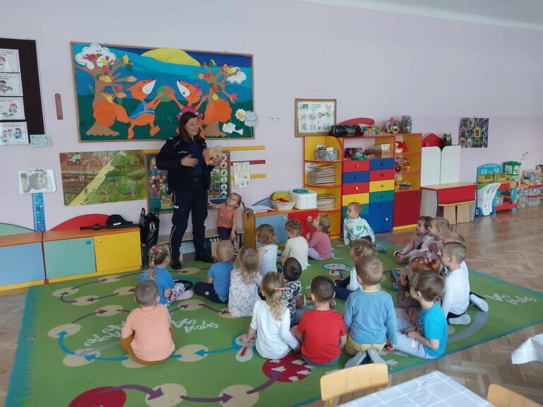 Pszczółki poznają pracę policjanta👮‍♀️🚔