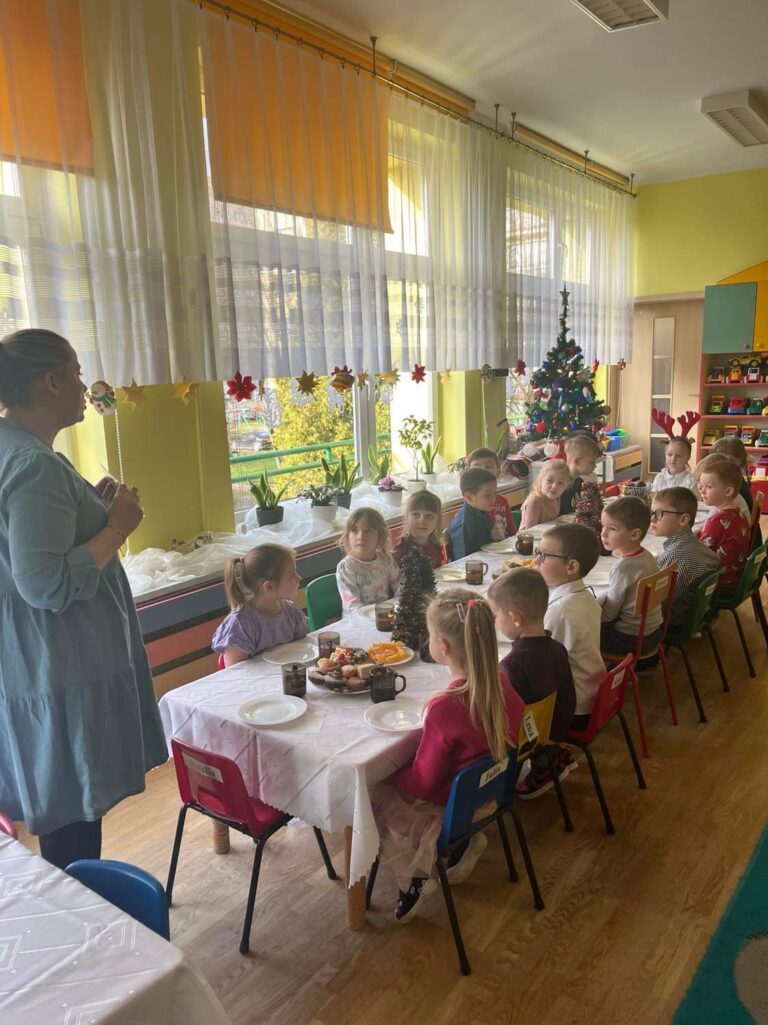 Wigilia w grupie ,,Smerfy”