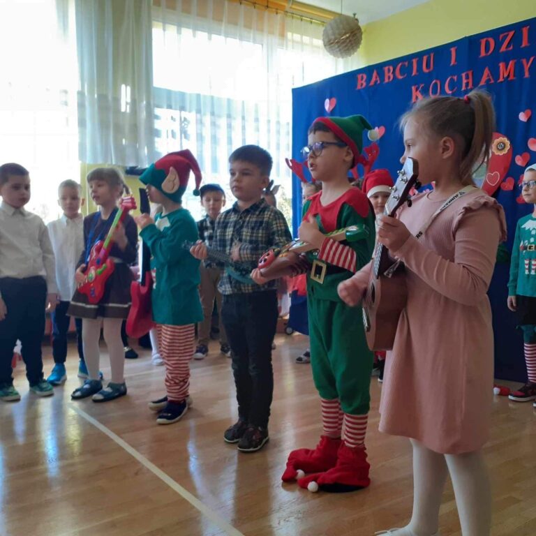 Dzień Babci i Dziadka w gr. ,,Smerfy” 👵👴❤️