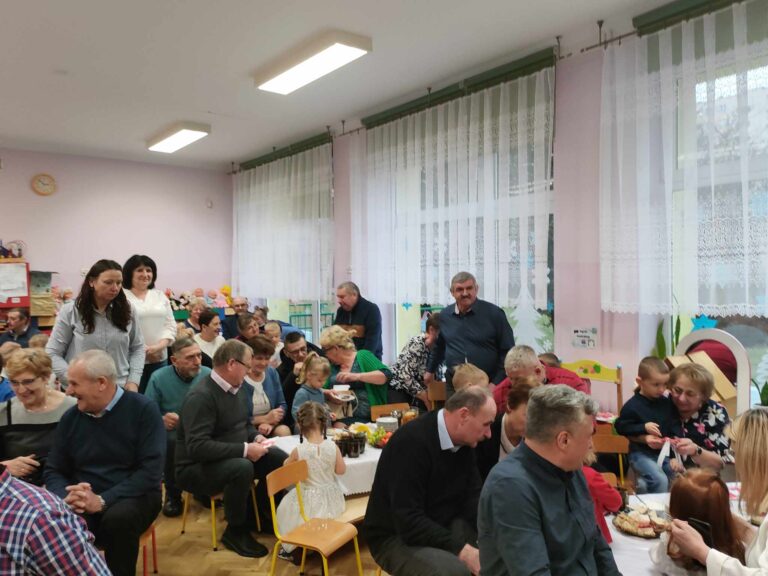 31.01.24r. Dzień Babci i Dziadka w grupie Pszczółek ❤️🌹