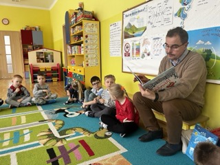 Spotkanie z bibliotekarzem w ramach akcji „Cała Polska czyta dzieciom”