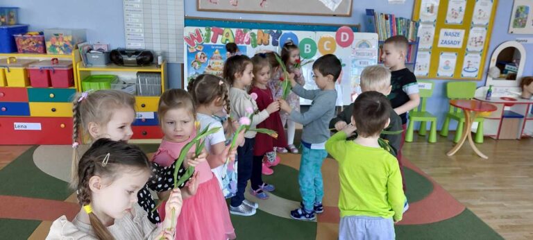 „Dzień Kobiet w grupie Żabki”