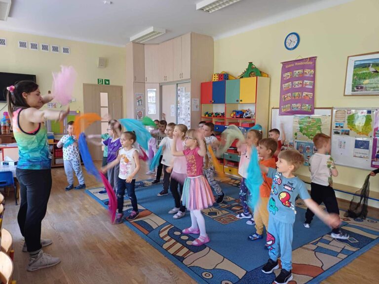 Zajęcia przedszkolaków z instruktorem zumby🪩13.05.24 r.