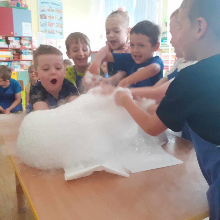 Warsztatyz Akademią Małego Kuchcika- kuchnia molekularna- 05.06.24 r.