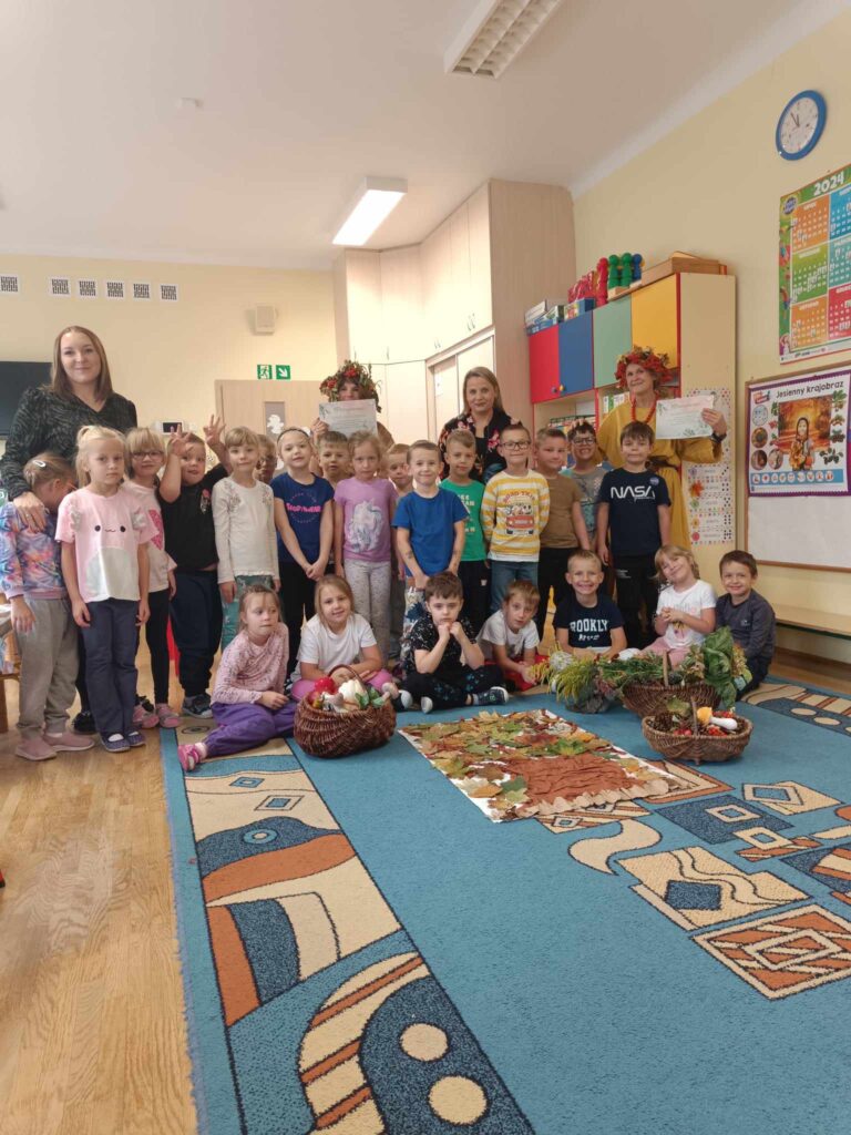 Spotkanie czytelnicze z pracownikami Biblioteki Pedagogicznej im. Heleny Radlińskiej w Siedlcach pt. „Pani Jesień i jej dary”.
