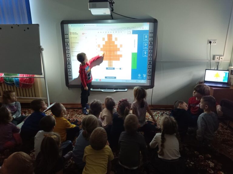 „Jesienne kodowanie”-projekt edukacyjny w gr III Pszczółki.