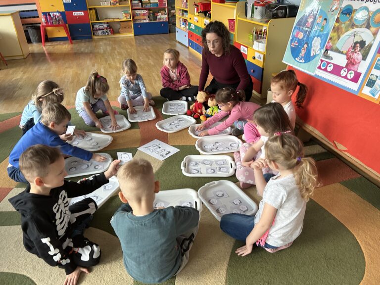 Udział_„Pszczółek” w Kampanii „Dzieciństwo bez przemocy” – Chronimy dzieci- Fundacja „Dajemy dzieciom siłę”