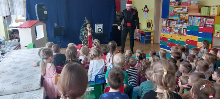Pokaż iluzjonisty „Magia_Świąt”🪄🎄