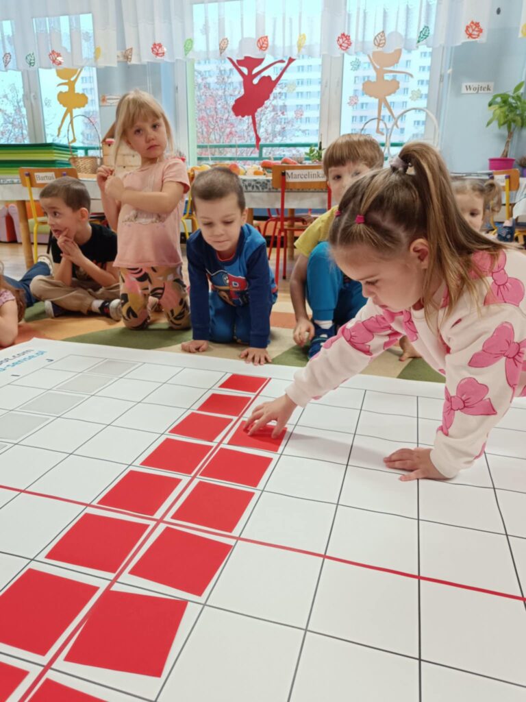 „Kodowanie na dywanie”- u Pszczółek🐝