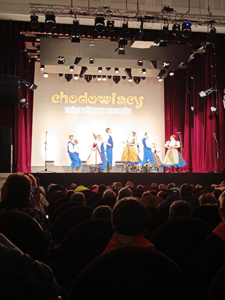 Koncert Zespołu_Pieśni i Tańca ” Chodowiacy” pt. ” Tańce_różnych_regionów”