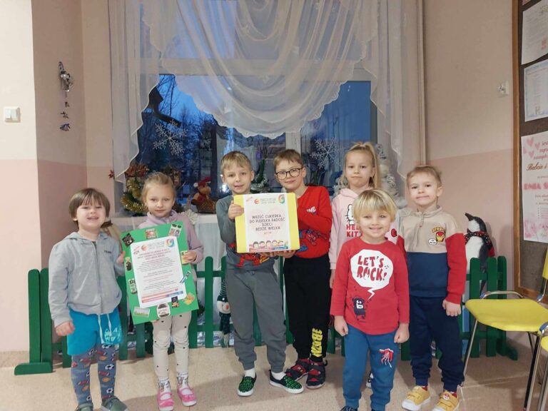 Akcja „Wrzuć cukierka do pudełka_”🍪🍬🍫