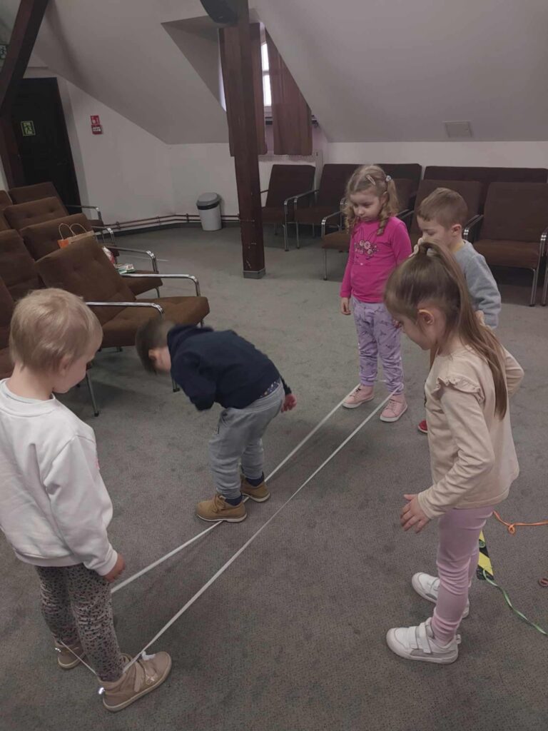 Grupa „Biedronki” w siedleckim Muzeum Regionalnym.