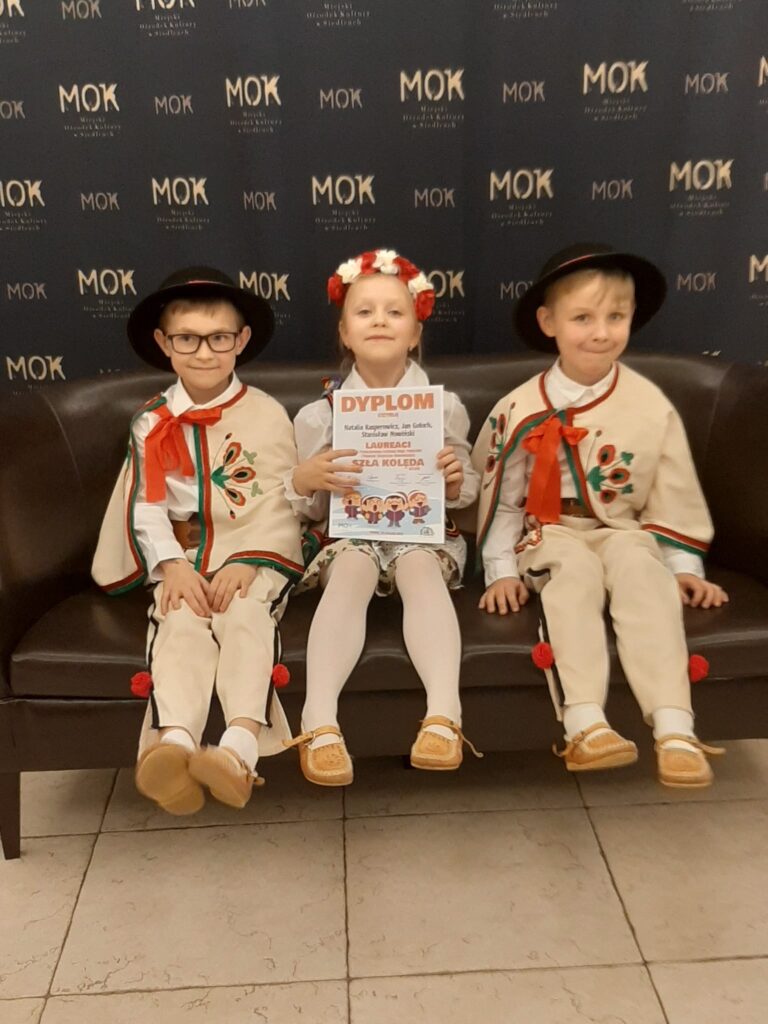 Dnia 28.01.2025 r w sali widowiskowej „Podlasie” odbył_się koncert galowy XIX Przedszkolnego Festiwalu Kolęd,_Pastorałek i Piosenek Świąteczno-Noworocznych_„Szła_Kolęda”. Brawa dla naszych Laureatów_👏👏