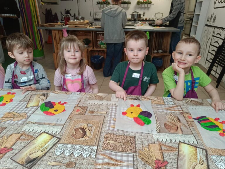 Pszczółki w „Kulinarnym_Poddaszu”🐓🐥🐣🥚