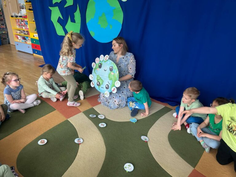 Dzień Ziemi w grupie „Pszczółki”