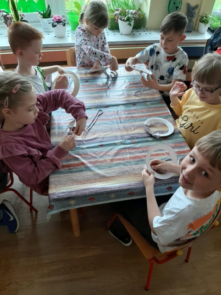 „Wielkanocne zabawy” w grupie Smerfów_🐣🌸