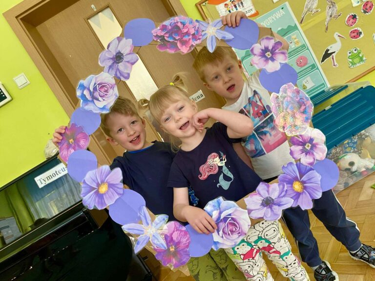 Projekt edukacyjny pt. „Sensoryczna_Tęcza” w grupie maluszków💜