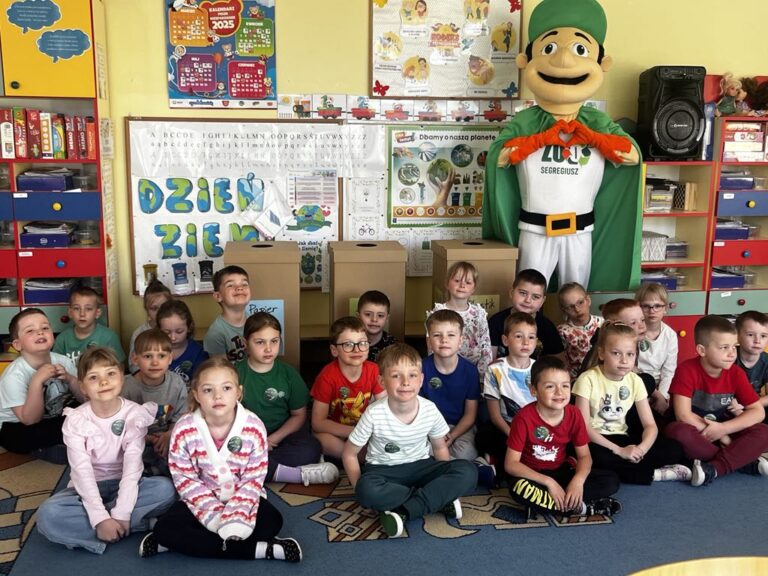 Warsztaty z Segregiuszem w grupie ,,Smerfy”_🌳🌎