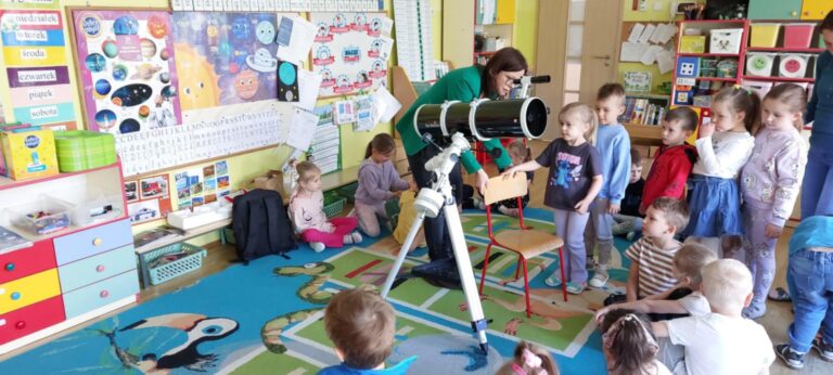 Zajęcia z teleskopem w gr. Żabki