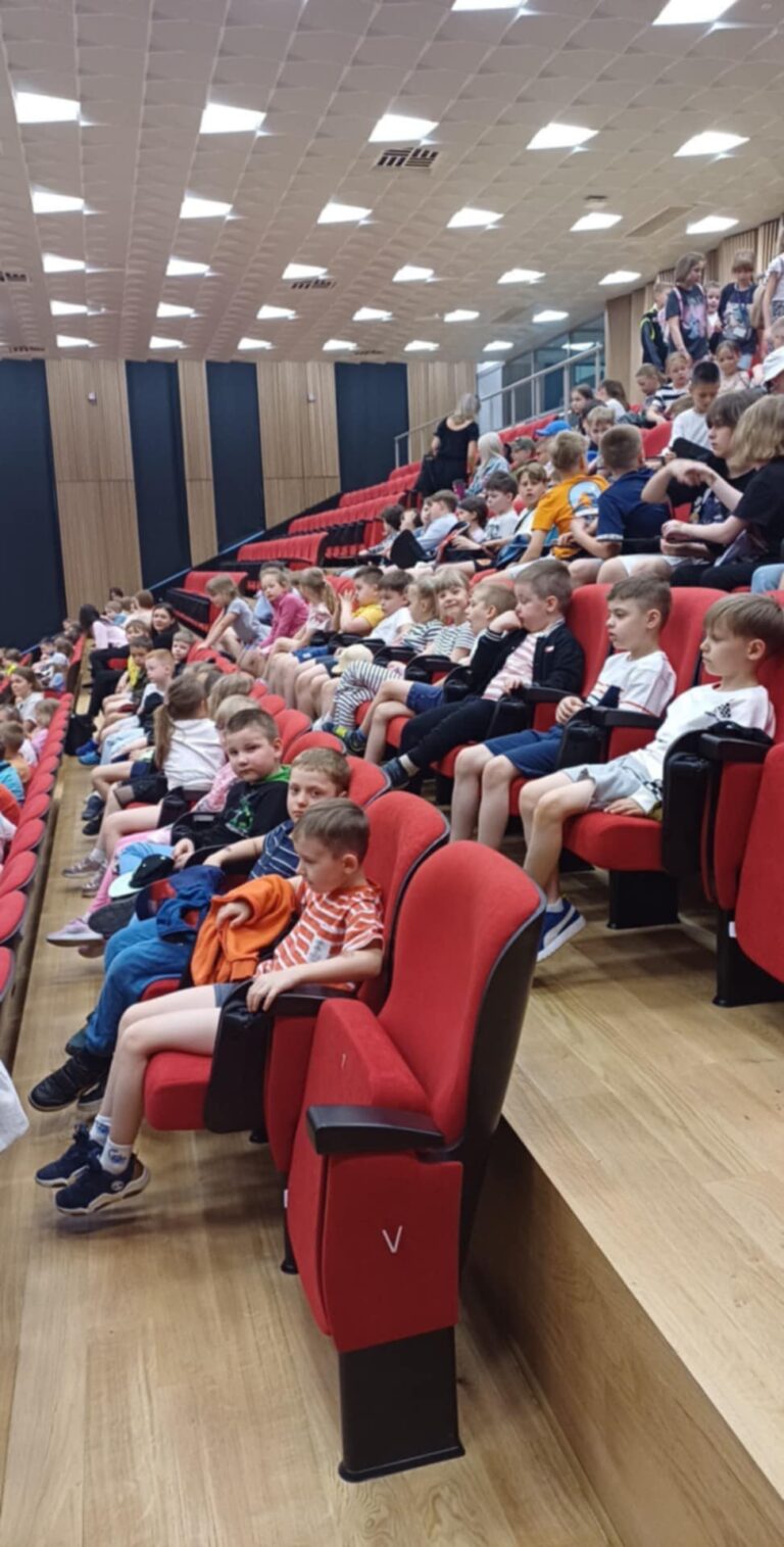 Wycieczka „Smerfów” do 18. Dywizji Zmechanizowanej im. gen. broni Tadeusza Buka 🪖🎼🎷🥁