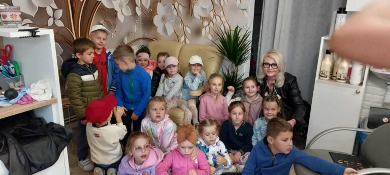„Wycieczka do Zakładu Fryzjerskiego”