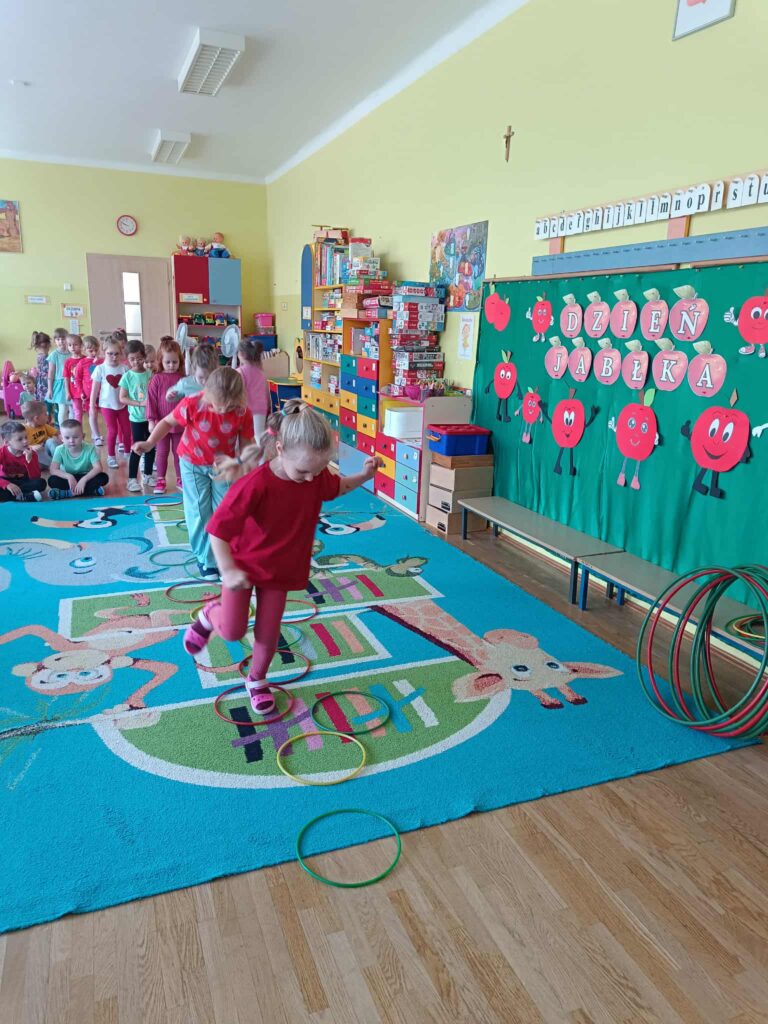 🍎_„Dzień_Jabłka” w grupie „Pszczółek”