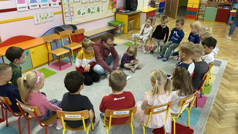 Akcja „Cała Polska czyta dzieciom” w grupie „Kotków”