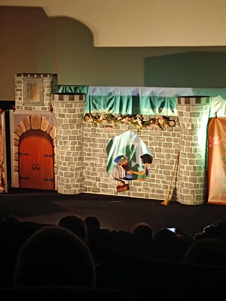 Wyjazd na spektakl „Śnieżka”🎟️🎭