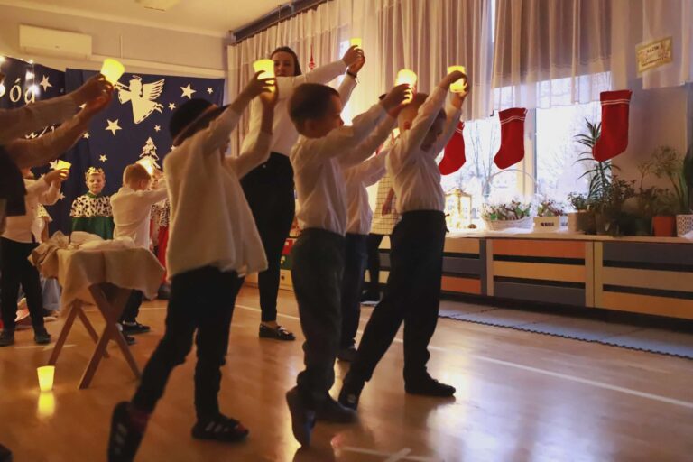 🎄Świątecznie w grupie „Biedronki”🎄🌠