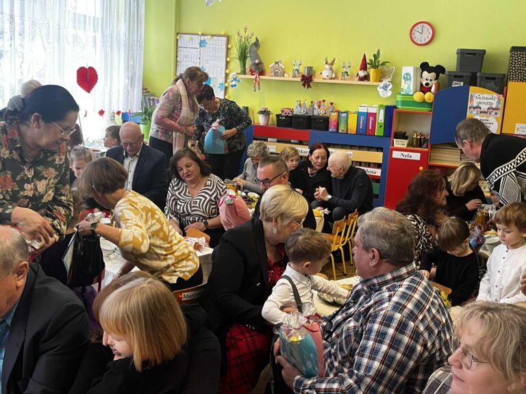 Dzień Babci i Dziadka w grupie ,,Smerfy”_💐❤