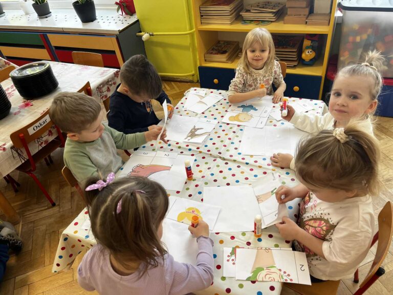 Międzynarodowy Dzień Puzzli w grupie ,,Smerfy”